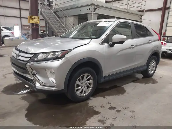 JA4AT3AA6KZ031105 2019 MITSUBISHI ECLIPSE CROSS - Image 2