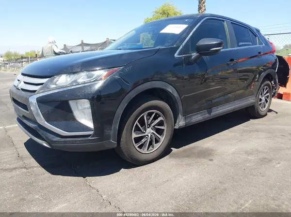 JA4AT3AA6LZ024320 2020 MITSUBISHI ECLIPSE CROSS - Image 2