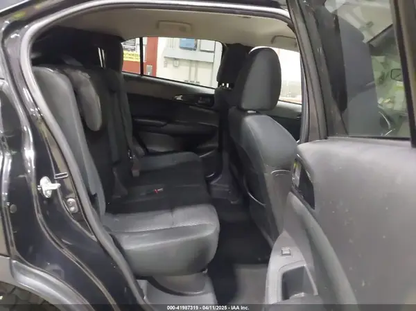 JA4AT3AA7KZ031050 2019 MITSUBISHI ECLIPSE CROSS - Image 8