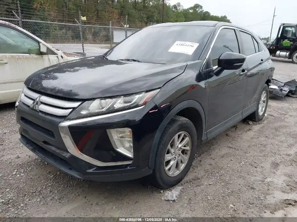 JA4AT3AA7KZ032649 2019 MITSUBISHI ECLIPSE CROSS - Image 2