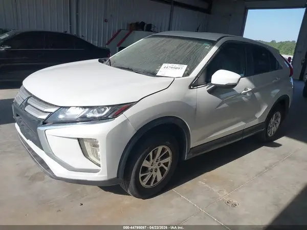 JA4AT3AA8KZ022017 2019 MITSUBISHI ECLIPSE CROSS - Image 2