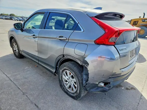 JA4AT3AA8KZ030022 2019 MITSUBISHI ECLIPSE CROSS - Image 2