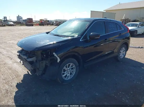 JA4AT3AA8KZ032403 2019 MITSUBISHI ECLIPSE CROSS - Image 2