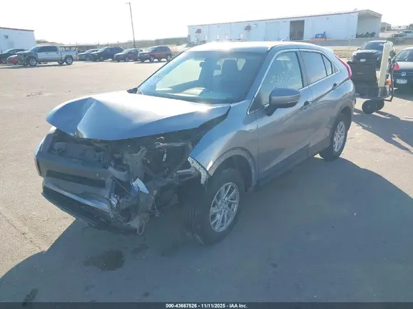 JA4AT3AA8KZ035009 2019 MITSUBISHI ECLIPSE CROSS - Image 2
