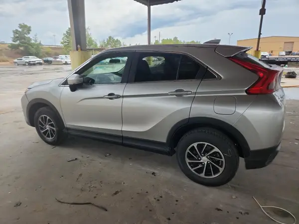 JA4AT3AA8LZ028935 2020 MITSUBISHI ECLIPSE CROSS - Image 2