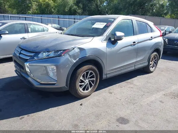 JA4AT3AA8LZ042379 2020 MITSUBISHI ECLIPSE CROSS - Image 2