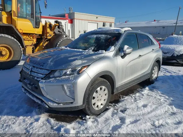 JA4AT3AA8LZ600151 2020 MITSUBISHI ECLIPSE CROSS - Image 2