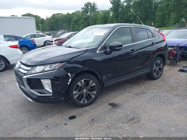 JA4AT3AA8LZ600179 2020 MITSUBISHI ECLIPSE CROSS - Image 2