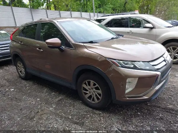 JA4AT3AA9JZ039973 2018 MITSUBISHI ECLIPSE CROSS - Image 1