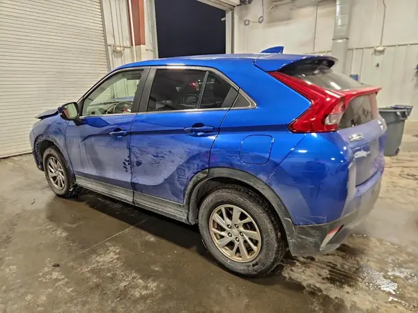 JA4AT3AA9JZ045885 2018 MITSUBISHI ECLIPSE CROSS - Image 2