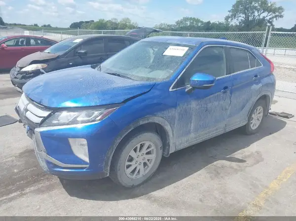 JA4AT3AA9JZ046938 2018 MITSUBISHI ECLIPSE CROSS - Image 2