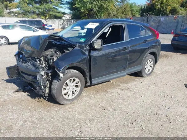 JA4AT3AA9JZ069619 2018 MITSUBISHI ECLIPSE CROSS - Image 2