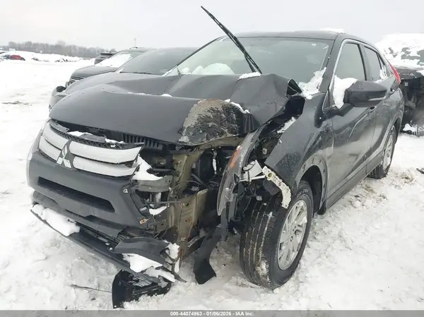 JA4AT3AA9JZ069636 2018 MITSUBISHI ECLIPSE CROSS - Image 2