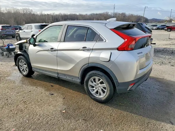 JA4AT3AA9KZ016548 2019 MITSUBISHI ECLIPSE CROSS - Image 2