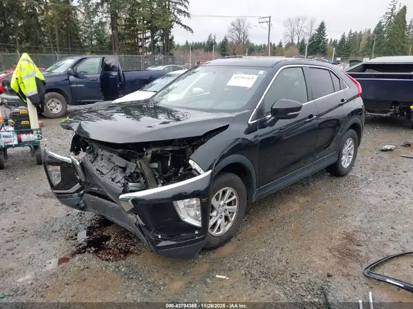 JA4AT3AA9KZ030577 2019 MITSUBISHI ECLIPSE CROSS - Image 2