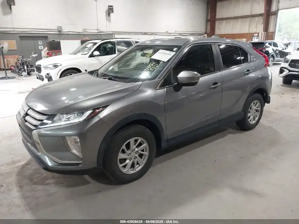 JA4AT3AA9KZ030935 2019 MITSUBISHI ECLIPSE CROSS - Image 2