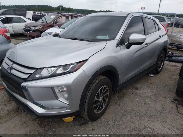 JA4AT3AA9LZ031052 2020 MITSUBISHI ECLIPSE CROSS - Image 2