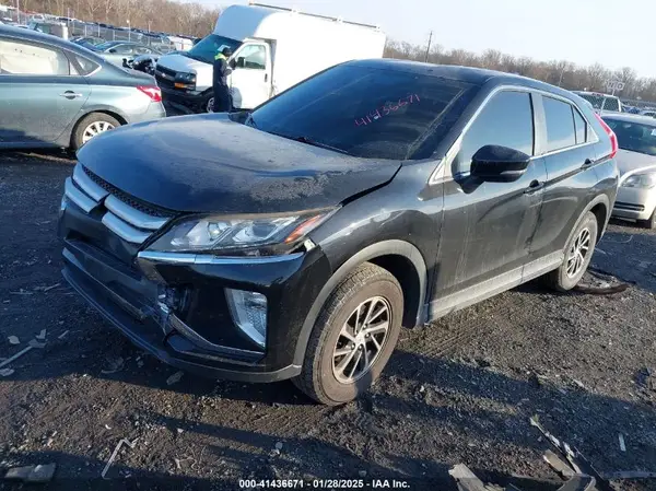JA4AT3AA9LZ031617 2020 MITSUBISHI ECLIPSE CROSS - Image 2