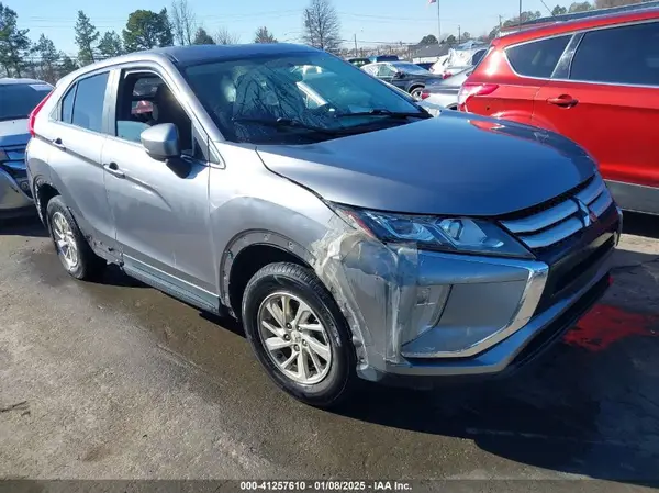 JA4AT3AAXJZ068141 2018 MITSUBISHI ECLIPSE CROSS - Image 1