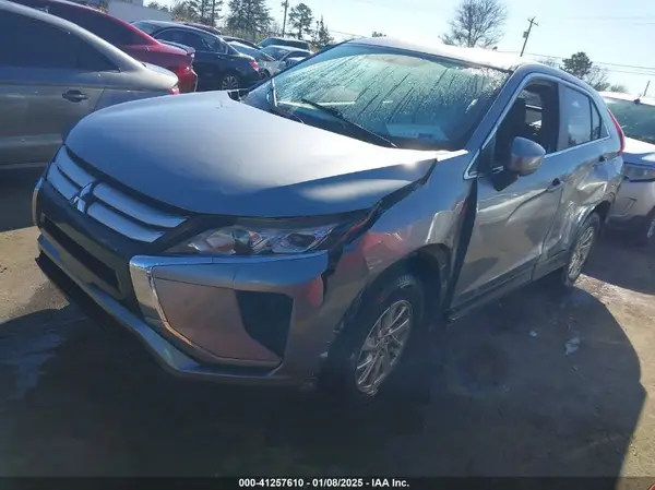 JA4AT3AAXJZ068141 2018 MITSUBISHI ECLIPSE CROSS - Image 2