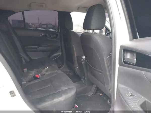 JA4AT4AA0JZ045232 2018 MITSUBISHI ECLIPSE CROSS - Image 8