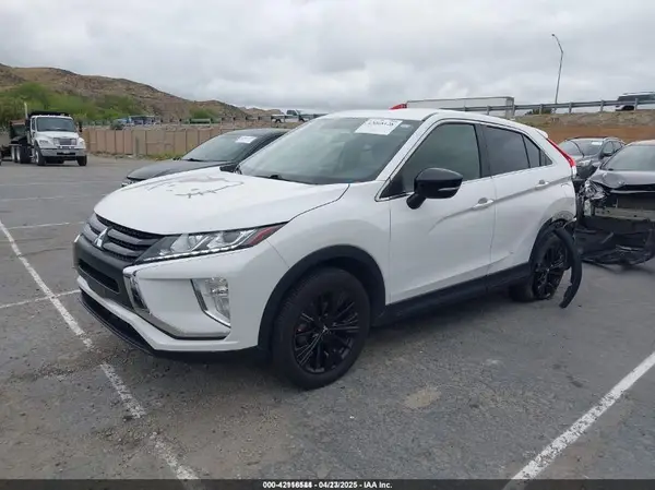 JA4AT4AA0JZ058949 2018 MITSUBISHI ECLIPSE CROSS - Image 2