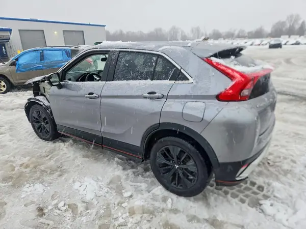 JA4AT4AA0JZ063214 2018 MITSUBISHI ECLIPSE CROSS - Image 2