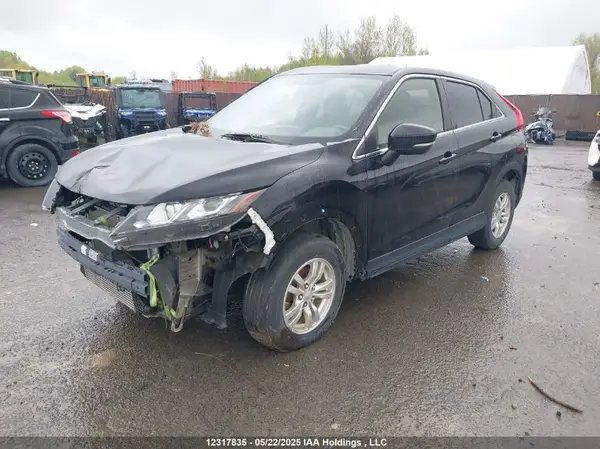 JA4AT4AA0JZ617545 2018 MITSUBISHI ECLIPSE CROSS - Image 2