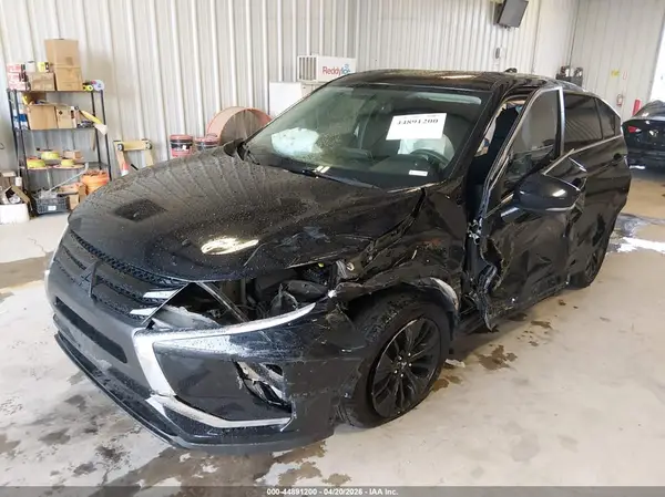JA4AT4AA0KZ021305 2019 MITSUBISHI ECLIPSE CROSS - Image 2