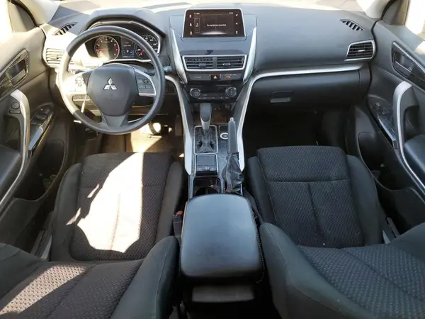 JA4AT4AA0KZ052523 2019 MITSUBISHI ECLIPSE CROSS - Image 8
