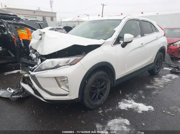 JA4AT4AA0KZ600696 2019 MITSUBISHI ECLIPSE CROSS - Image 2