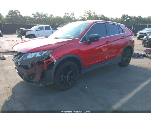 JA4AT4AA1JZ042601 2018 MITSUBISHI ECLIPSE CROSS - Image 2