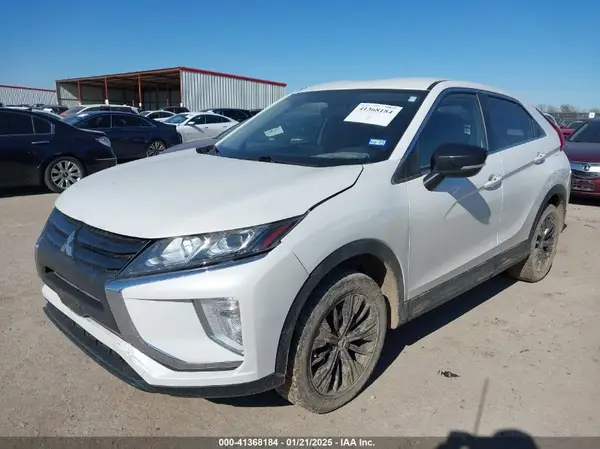 JA4AT4AA1JZ046079 2018 MITSUBISHI ECLIPSE CROSS - Image 2