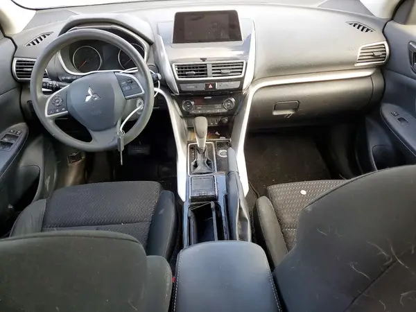 JA4AT4AA1JZ046082 2018 MITSUBISHI ECLIPSE CROSS - Image 8