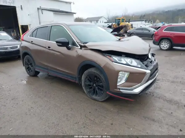 JA4AT4AA1JZ066378 2018 MITSUBISHI ECLIPSE CROSS - Image 1