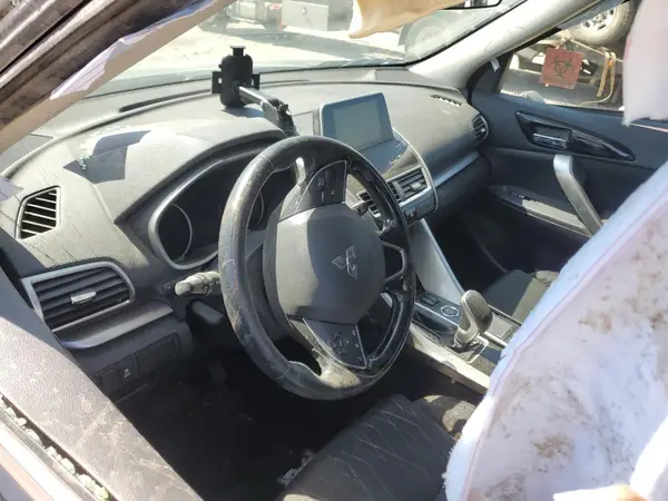 JA4AT4AA1KZ606118 2019 MITSUBISHI ECLIPSE CROSS - Image 8