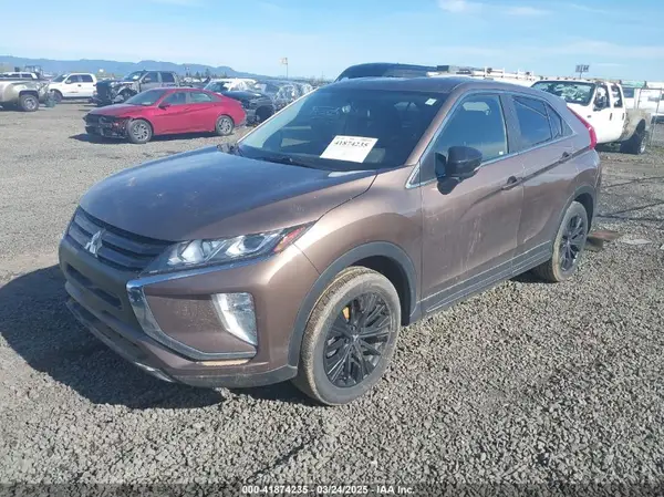 JA4AT4AA1LZ018334 2020 MITSUBISHI ECLIPSE CROSS - Image 2