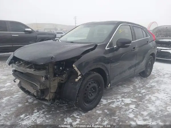 JA4AT4AA1LZ601325 2020 MITSUBISHI ECLIPSE CROSS - Image 2
