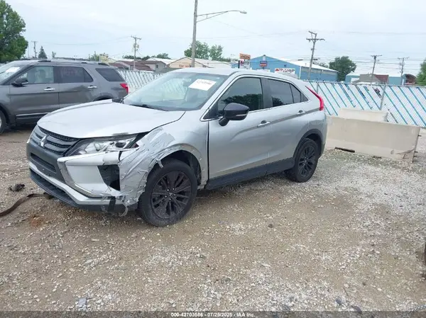JA4AT4AA2JZ044096 2018 MITSUBISHI ECLIPSE CROSS - Image 2