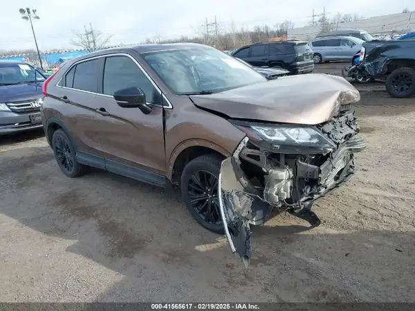JA4AT4AA2JZ061576 2018 MITSUBISHI ECLIPSE CROSS - Image 1