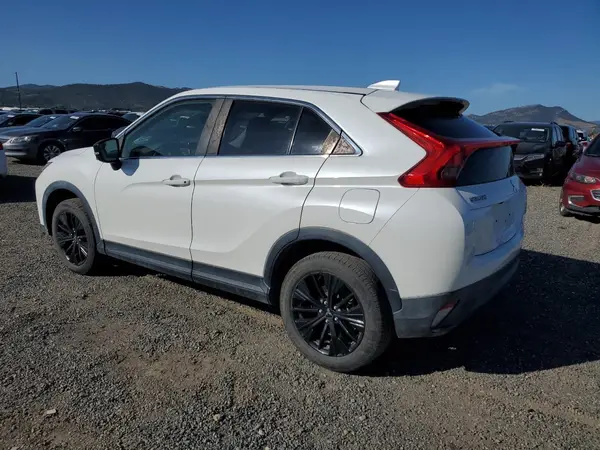 JA4AT4AA2JZ062811 2018 MITSUBISHI ECLIPSE CROSS - Image 2