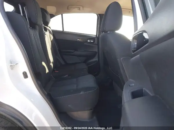 JA4AT4AA2JZ611049 2018 MITSUBISHI ECLIPSE CROSS - Image 8