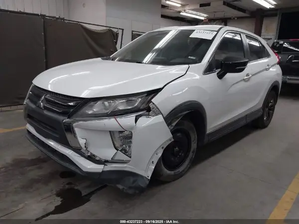 JA4AT4AA2KZ000584 2019 MITSUBISHI ECLIPSE CROSS - Image 2