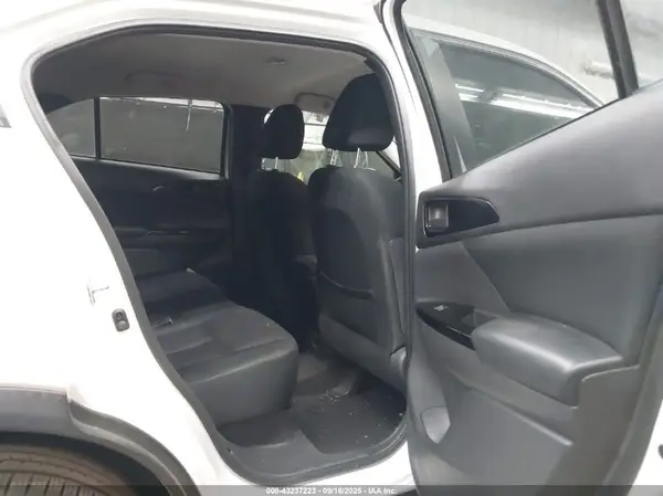 JA4AT4AA2KZ000584 2019 MITSUBISHI ECLIPSE CROSS - Image 8