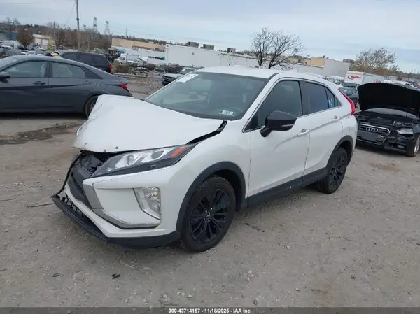 JA4AT4AA3JZ042843 2018 MITSUBISHI ECLIPSE CROSS - Image 2