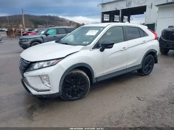 JA4AT4AA3JZ043359 2018 MITSUBISHI ECLIPSE CROSS - Image 2