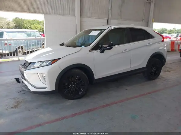 JA4AT4AA3JZ045208 2018 MITSUBISHI ECLIPSE CROSS - Image 2