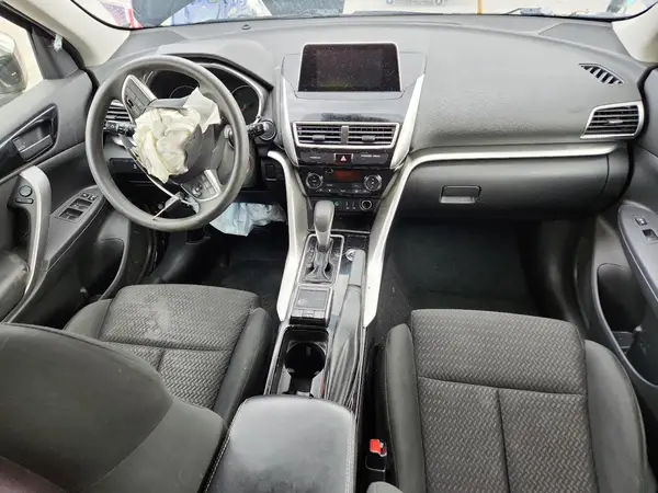 JA4AT4AA3JZ047170 2018 MITSUBISHI ECLIPSE CROSS - Image 8