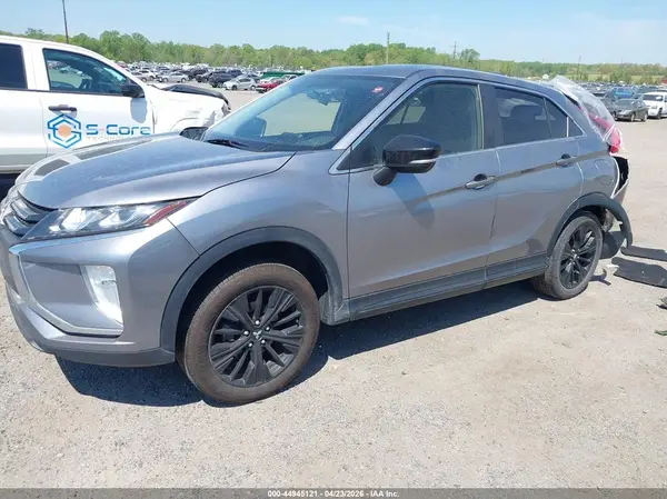 JA4AT4AA3JZ056788 2018 MITSUBISHI ECLIPSE CROSS - Image 2