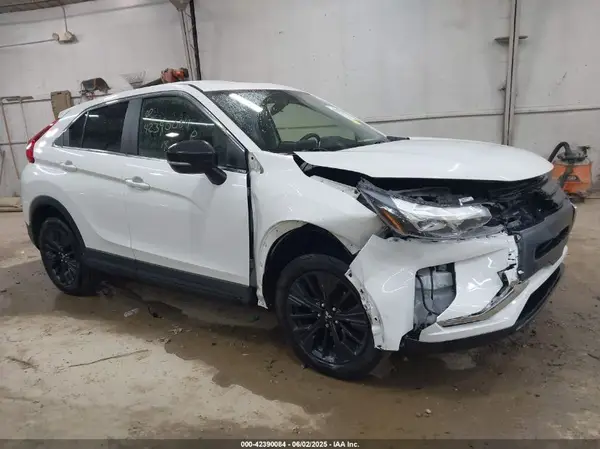 JA4AT4AA3JZ065619 2018 MITSUBISHI ECLIPSE CROSS - Image 1